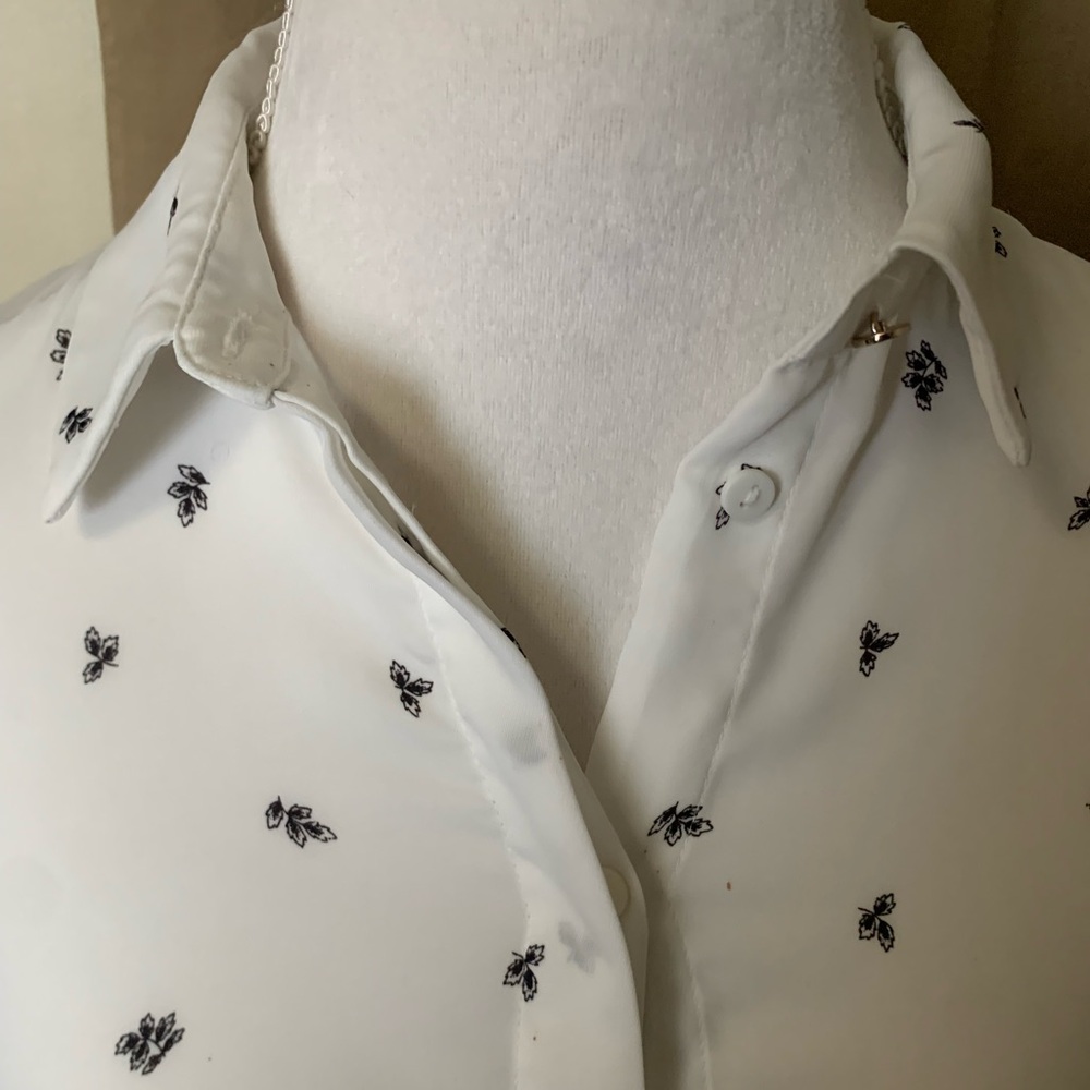 H&M black and white Floral button down shirt - Picture 2 of 10
